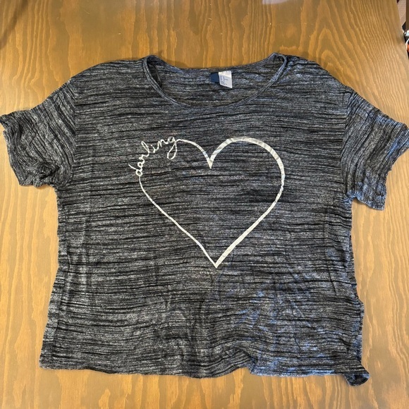 H&M Tops - 4/$20 H&M Darling Heart Gray Boxy T-Shirt Top